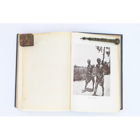 WODZICKI Aleksander, Ośmset kilometrów w Afryce Środkowej. Wyprawa myśliwska [hunting in Africa], Lwów: po II. 1910